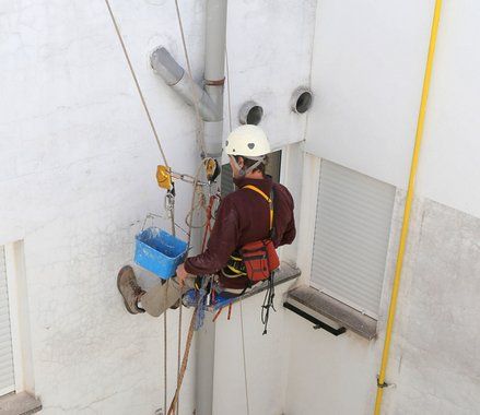 trabajosenalturadefontaneriaenvalladolid 1920w